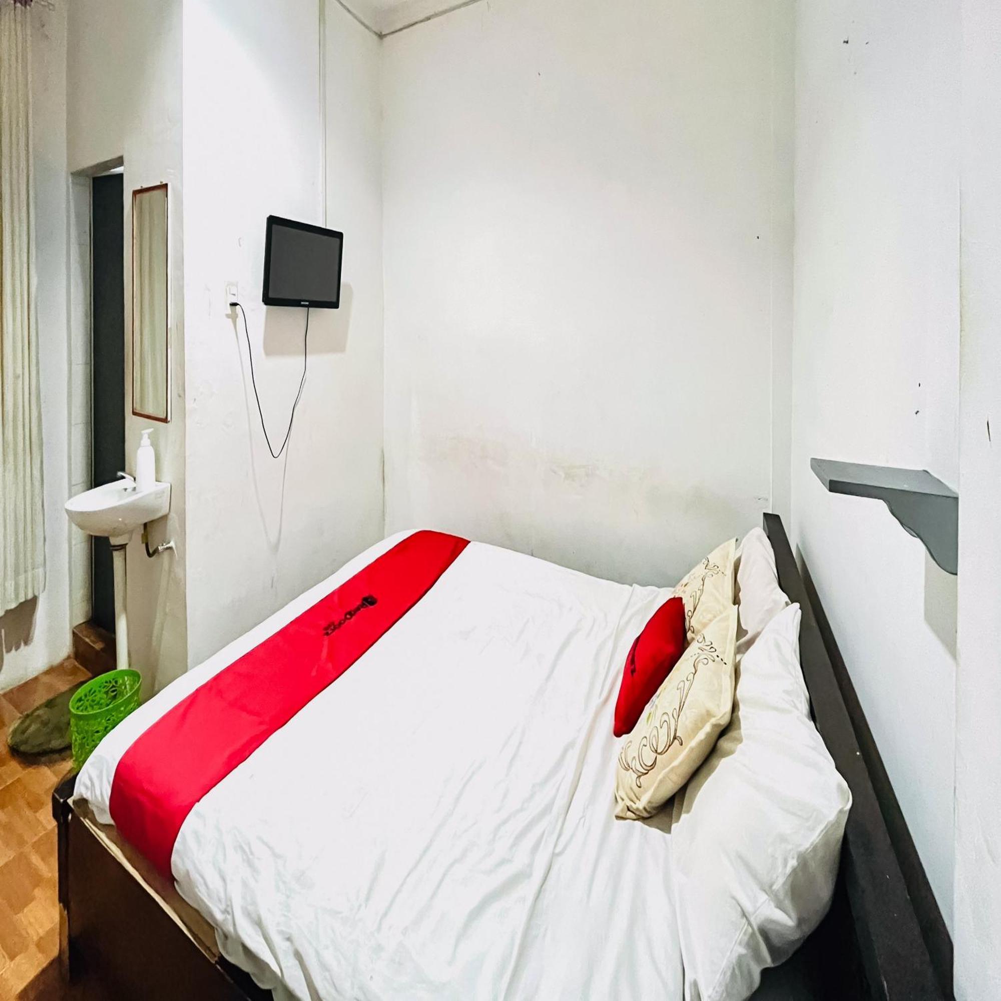 Reddoorz At Serdika Pavilion Берастаги Екстериор снимка